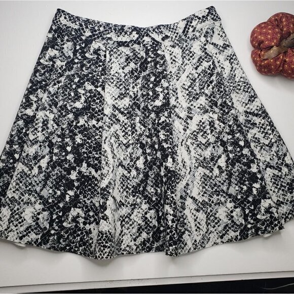 Abercrombie and Fitch Snake Print Skirt Small - Picture 1 of 6